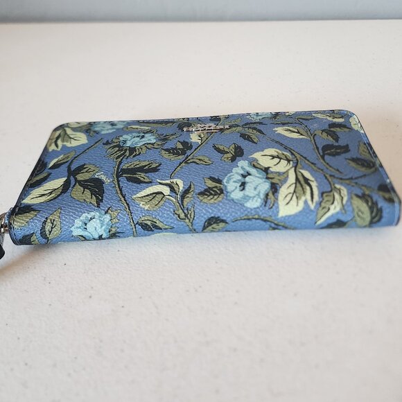 Coach Zip Wallet "EUC" - Picture 7 of 14